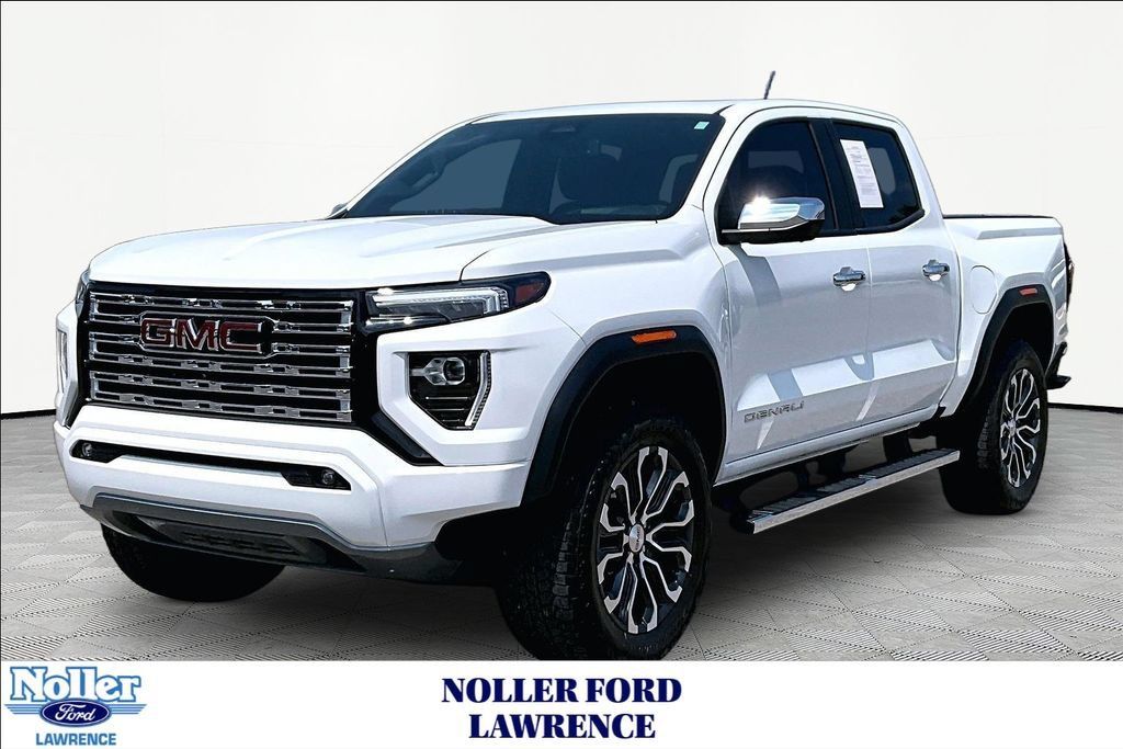 Used 2024 GMC Canyon Denali AWD/4WD image 1