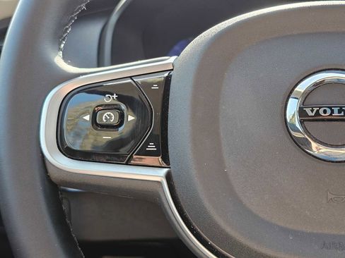 Certified 2025 Volvo XC90 B5 Core image 34