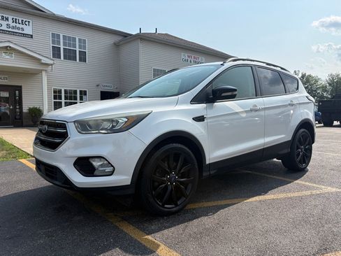 Used 2017 Ford Escape Titanium FWD image 2