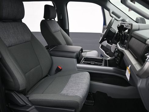 New 2026 Ford F250 XLT w/ XLT Premium Package AWD/4WD image 6