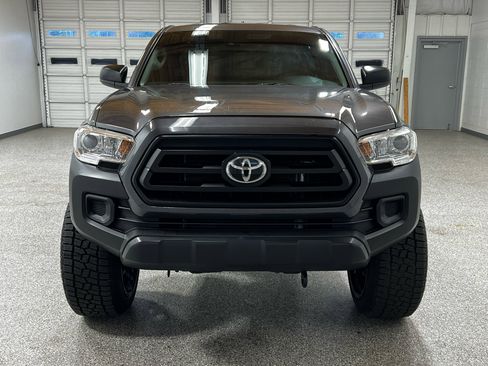 Used 2020 Toyota Tacoma SR image 3