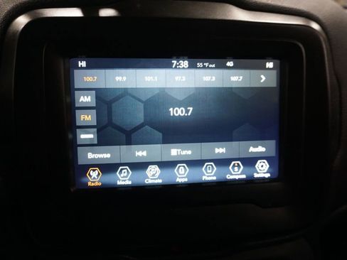 Used 2021 Jeep Renegade Latitude image 10