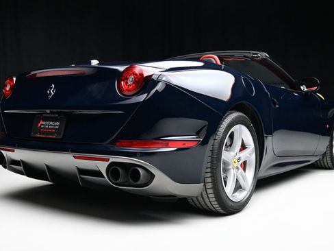 Used 2016 Ferrari California T image 26