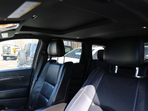 Used 2020 Jeep Grand Cherokee Limited image 10