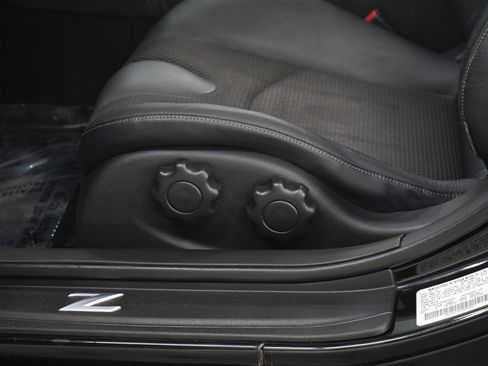 Used 2014 Nissan 370Z Touring w/ Sport Package RWD image 18