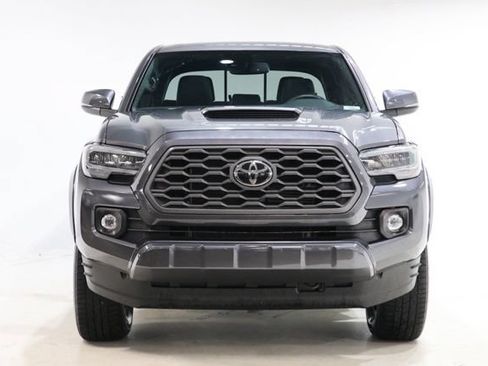Used 2020 Toyota Tacoma TRD Sport w/ TRD Premium Sport Package AWD/4WD image 2