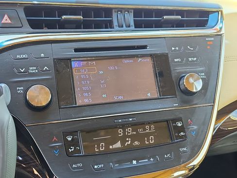 Used 2013 Toyota Avalon XLE Premium FWD image 25