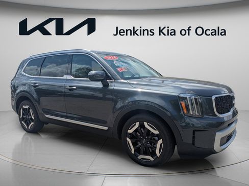 Certified 2024 Kia Telluride EX FWD image 9