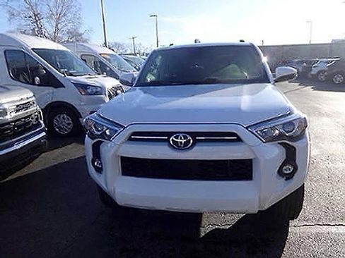 Used 2024 Toyota 4Runner SR5 AWD/4WD image 2