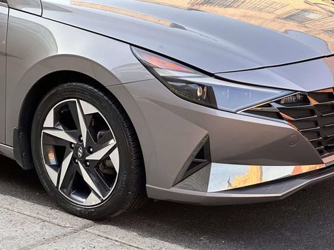 Used 2023 Hyundai Elantra Limited FWD image 13