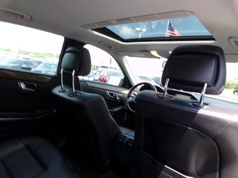 Used 2015 Mercedes-Benz E 350 4MATIC Sedan image 26