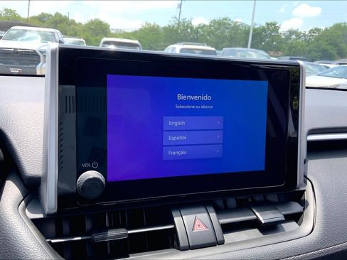Used 2025 Toyota RAV4 XLE FWD image 31