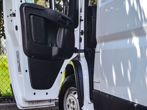 Used 2023 RAM ProMaster 2500 FWD image 30