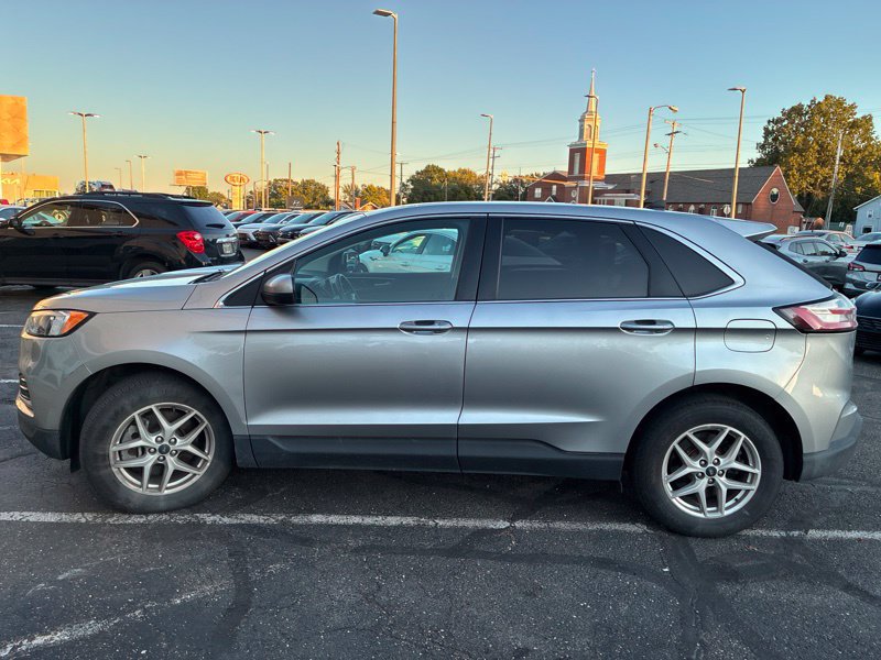 Used 2023 Ford Edge SEL AWD/4WD image 2