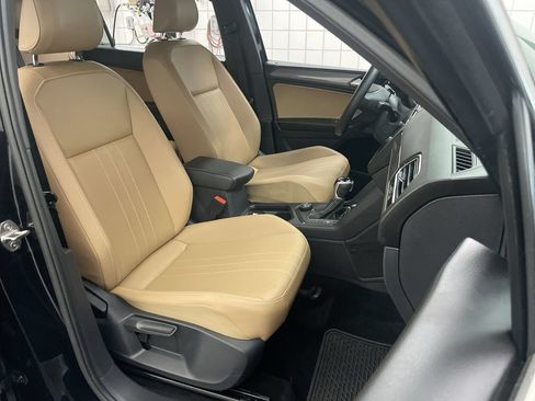 Used 2024 Volkswagen Tiguan SE AWD/4WD image 20