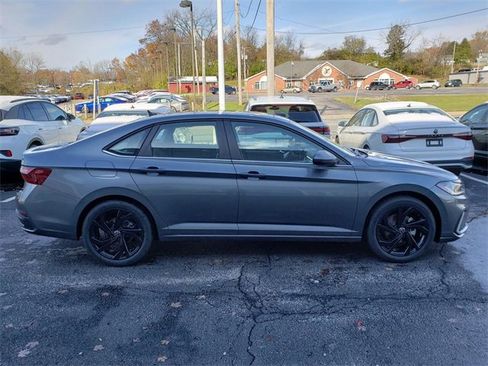 New 2026 Volkswagen Jetta SE image 2