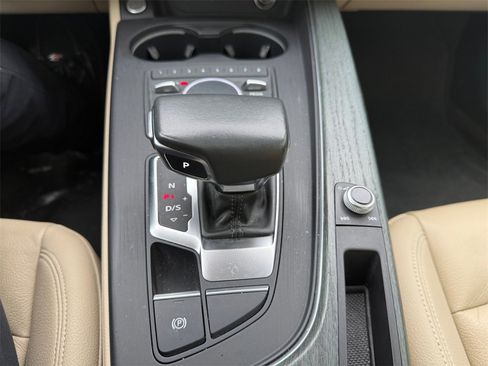 Used 2017 Audi A4 2.0T Premium Plus image 21