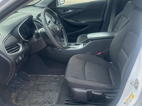 Used 2019 Chevrolet Malibu LS w/ LPO, Convenience Package 1 FWD image 3
