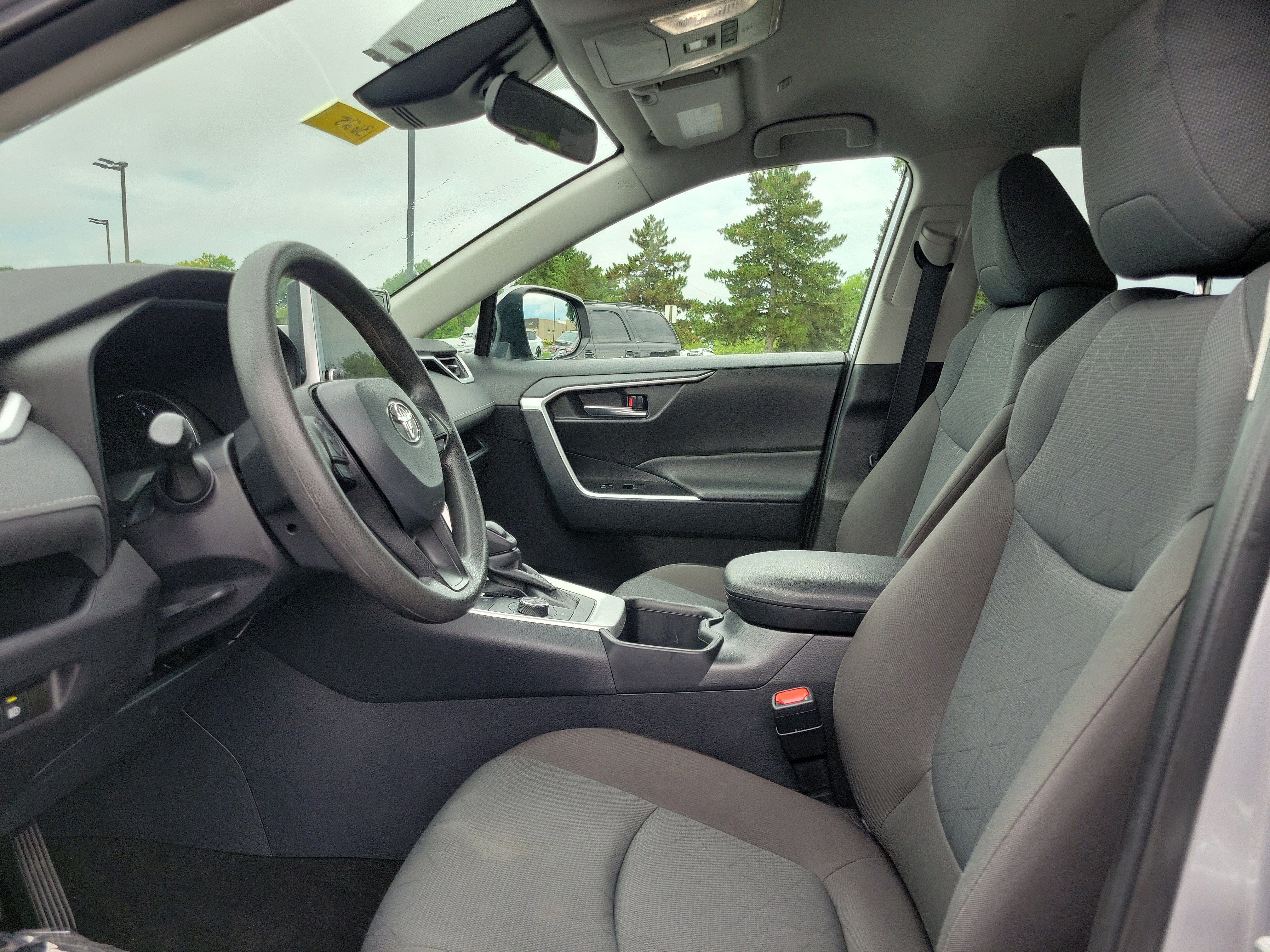 Used 2025 Toyota RAV4 XLE AWD/4WD image 15