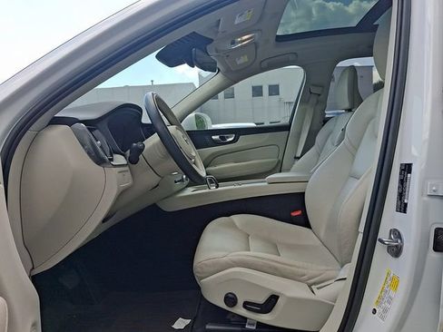 Used 2023 Volvo XC60 B5 Plus w/ Climate Package AWD/4WD image 12