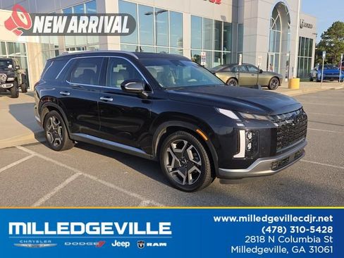 Used 2023 Hyundai Palisade Limited w/ Cargo Package FWD image 1