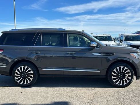 Used 2023 Lincoln Navigator Black Label image 2
