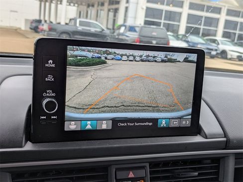 Certified 2024 Honda Pilot Touring image 27