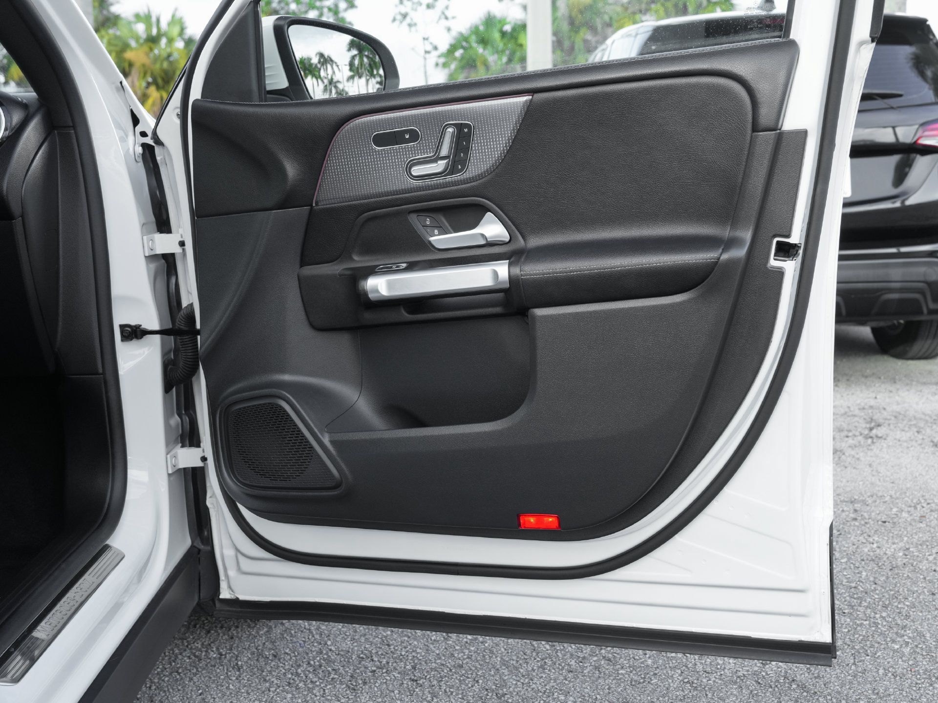 Used 2022 Mercedes-Benz GLB 250 image 39