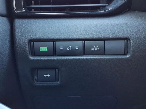 Used 2020 Nissan Sentra SR w/ Electronics Package image 21