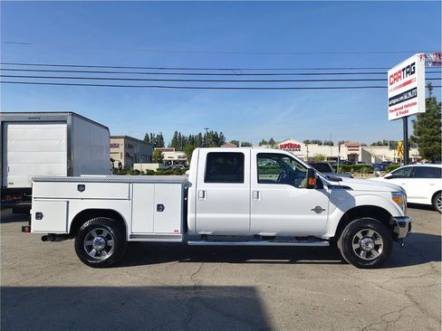 Used 2011 Ford F350 Lariat w/ Lariat Interior Pkg image 3