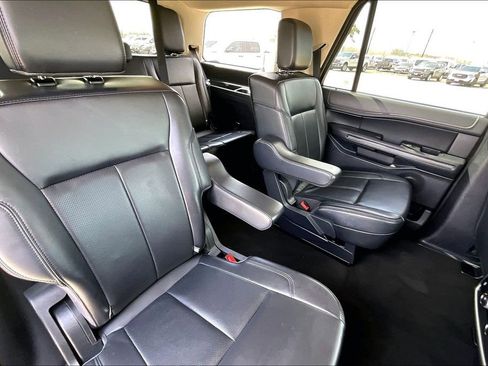 Used 2024 Ford Expedition XLT RWD image 22