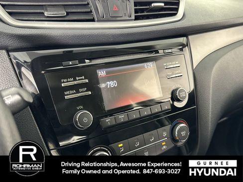 Used 2016 Nissan Rogue S image 6