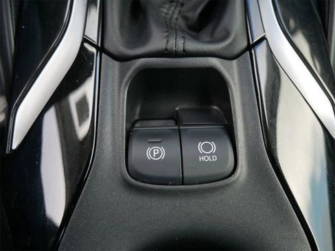 Certified 2022 Toyota Corolla LE image 28