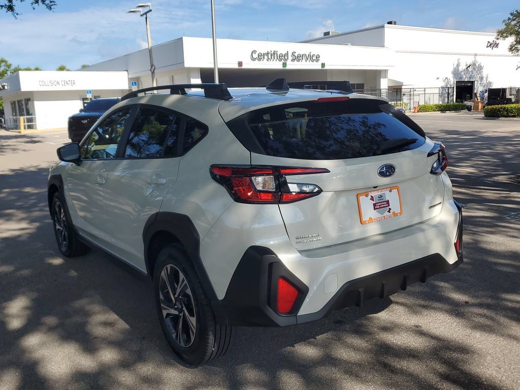 Used 2024 Subaru Crosstrek 2.0i Premium AWD/4WD image 3