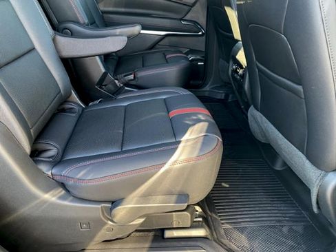New 2026 Chevrolet Traverse RS w/ LPO, Floor Liner Package FWD image 19