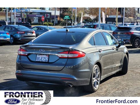 Used 2017 Ford Fusion SE w/ Equipment Group 201A image 5