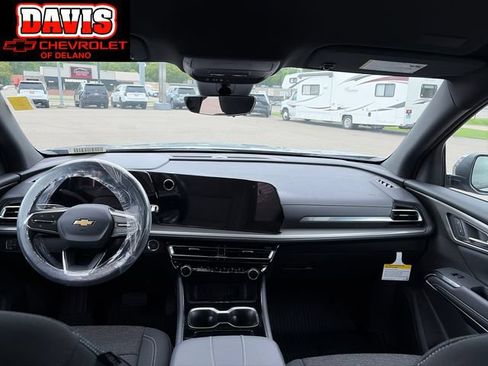 New 2026 Chevrolet Traverse LT w/ Driver Confidence Package AWD/4WD image 25
