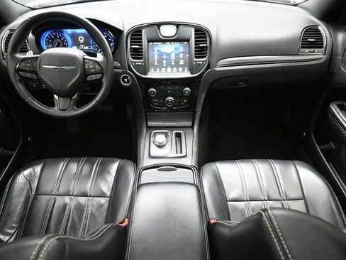 Used 2016 Chrysler 300 S image 22