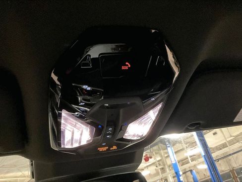 Used 2023 BMW 760i xDrive image 36