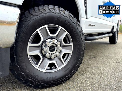 Used 2023 Ford F250 Lariat w/ FX4 Off-Road Package image 2