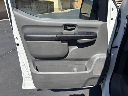 Used 2020 Nissan NV 2500 SV RWD image 15