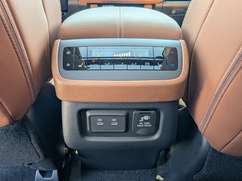 New 2026 Nissan Pathfinder Platinum w/ Cargo Package AWD/4WD image 35