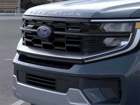New 2026 Ford Expedition Platinum w/ Driver's Package image 17