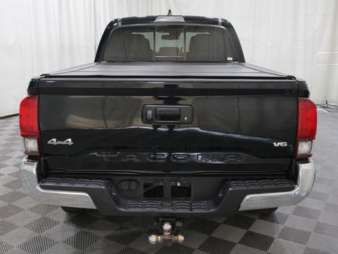 Used 2021 Toyota Tacoma SR5 AWD/4WD image 31
