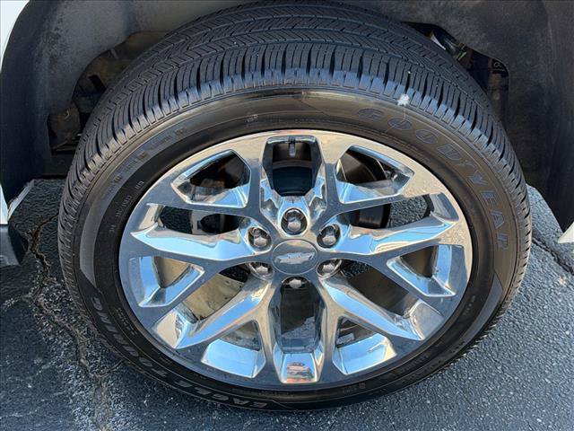 Used 2018 Chevrolet Suburban Premier AWD/4WD image 39