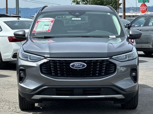 Used 2024 Ford Escape Platinum AWD/4WD image 9