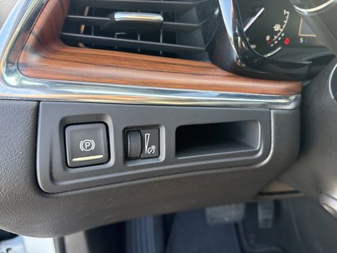 Used 2021 Cadillac XT5 Premium Luxury image 30