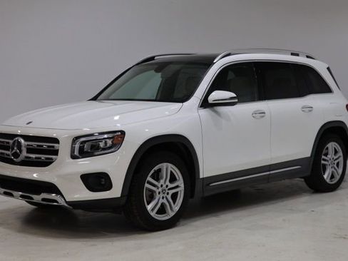 Used 2022 Mercedes-Benz GLB 250 4MATIC image 3