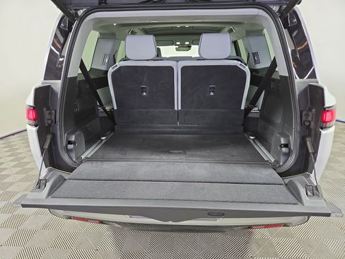 Used 2024 Rivian R1S Adventure AWD/4WD image 15