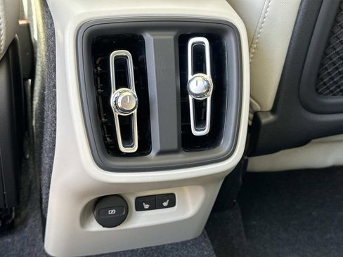New 2026 Volvo XC40 B5 Ultra w/ Climate Package AWD/4WD image 10